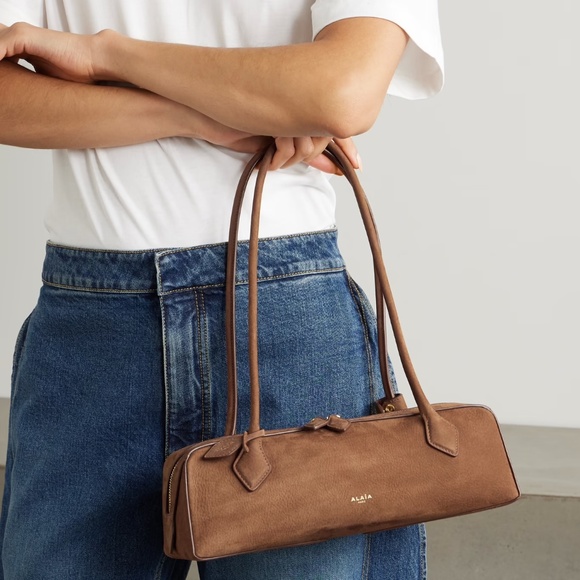 ALAÏA Le Teckel Medium suede shoulder bag - Picture 2 of 3